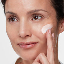 Load image into Gallery viewer, Hydropeptide Solar Defense Tinted